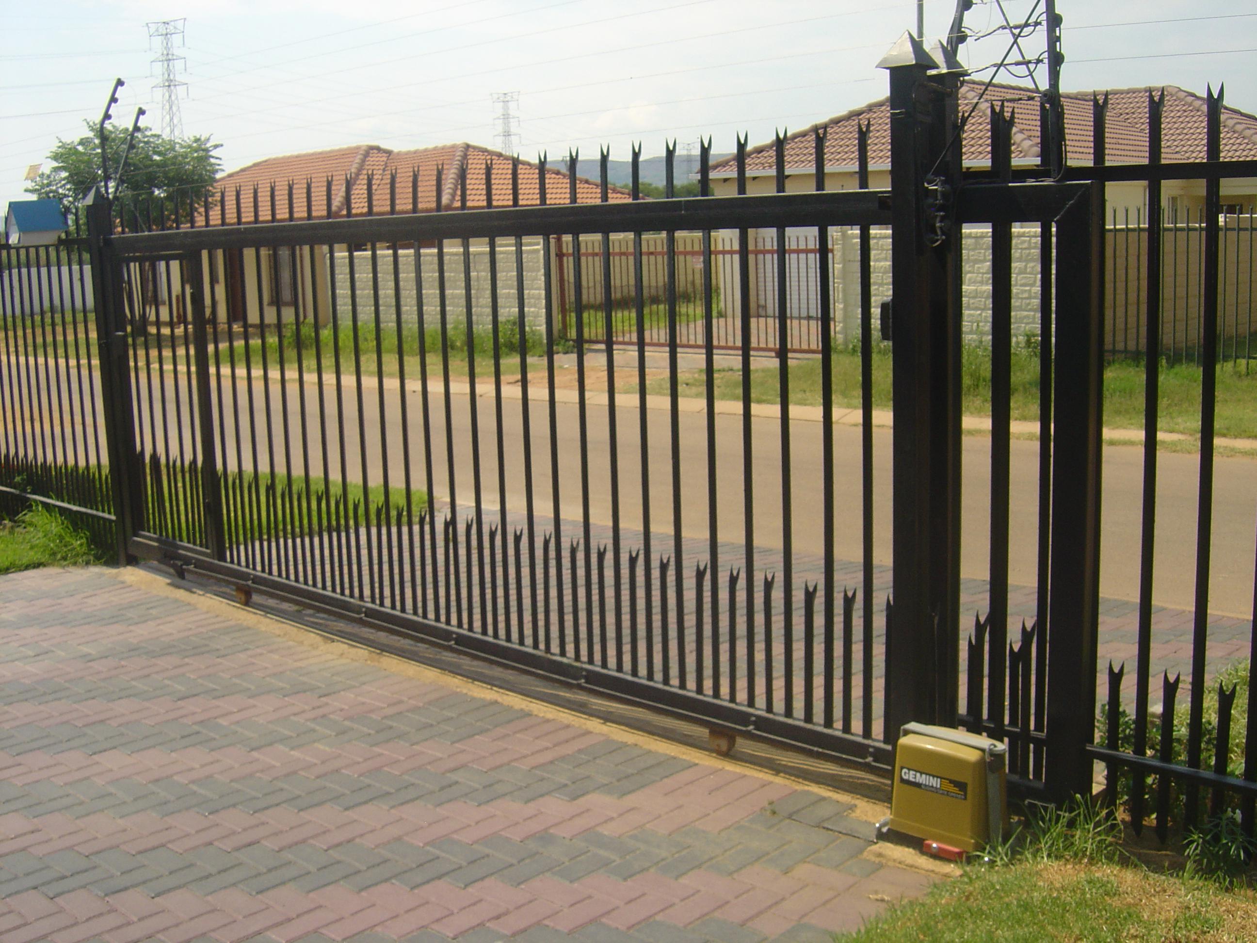 Electric Fencing Steel Security Man